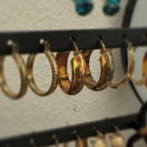 Elegant Gold Hoop Earrings